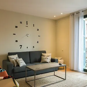 four-petals-boutique-apartments.topbarcelonahotels.com/